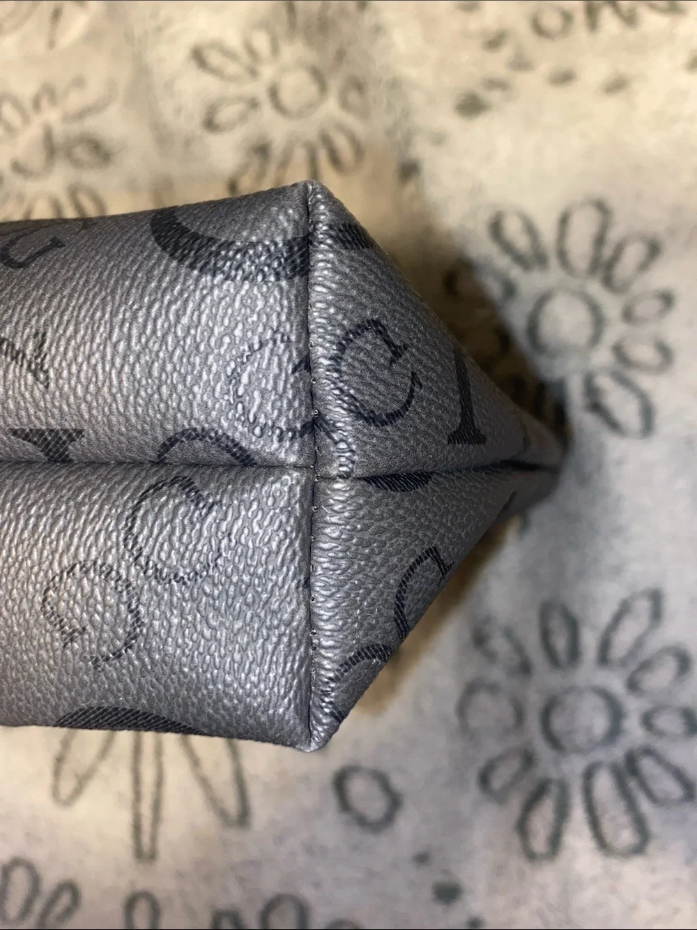 GUESS Black Logo-Print Cosmetic Pouch with Silver Hardware